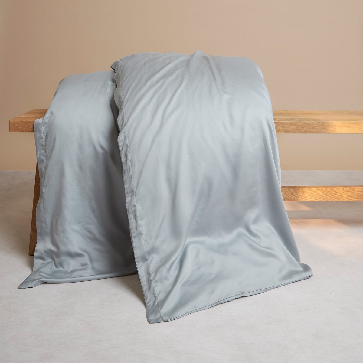 Luxuriöse TENCEL™ Lyocell Satin Bettwäsche - seidig-weich & atmungsaktiv (Graublau)
