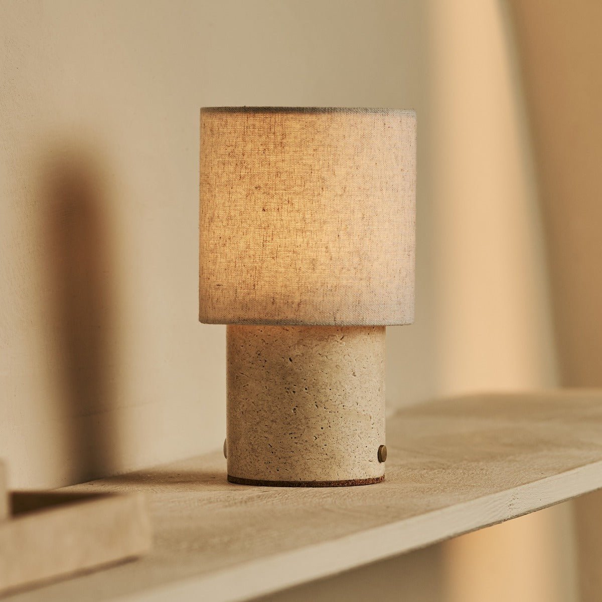 Travertin Lampe mit Dimmfunktion (Onoda Beige)