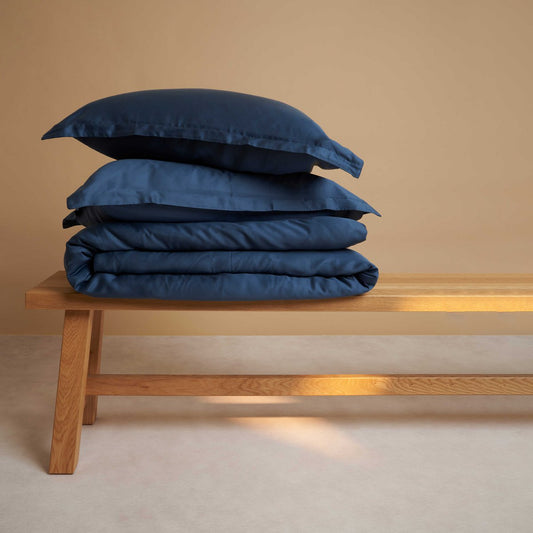 Luxuriöse TENCEL™ Lyocell Satin Bettwäsche - seidig-weich & atmungsaktiv (Dunkelblau)