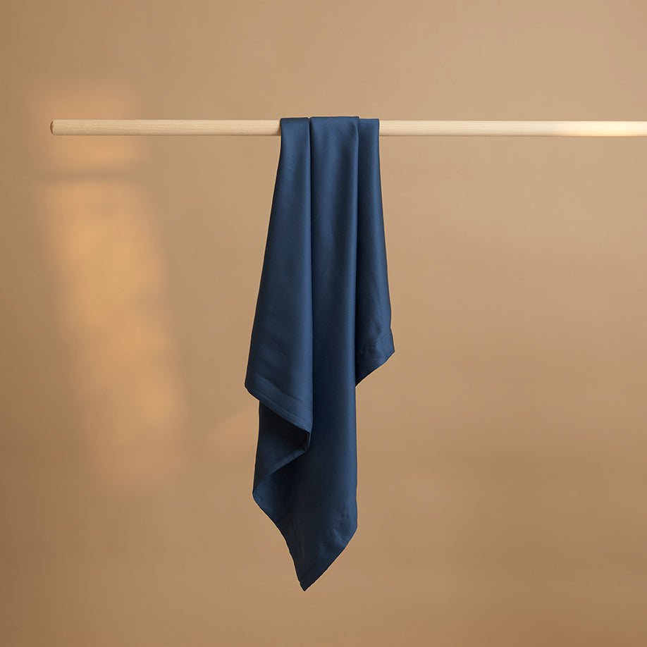 Kissenbezug TENCEL™ Satin - seidig weich & hautfreundlich (Dunkelblau)