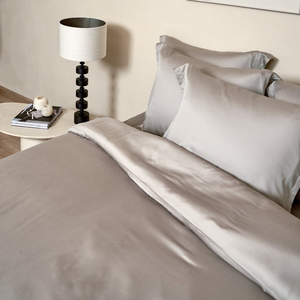 Luxuriöse TENCEL™ Lyocell Satin Bettwäsche - seidig-weich & atmungsaktiv (Taupe)