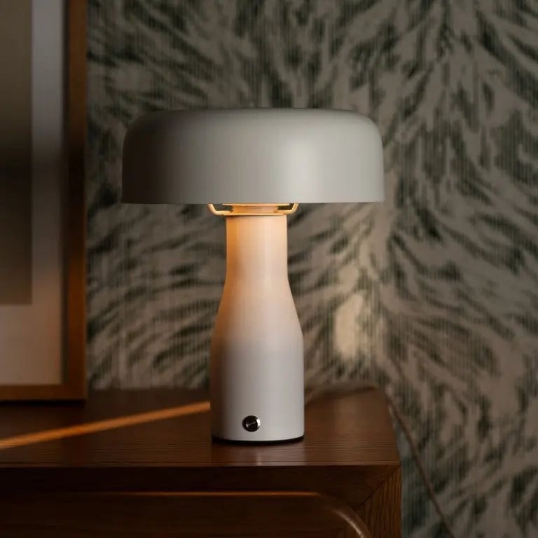 Nachttischlampe aus weißem Metall SONVELIA