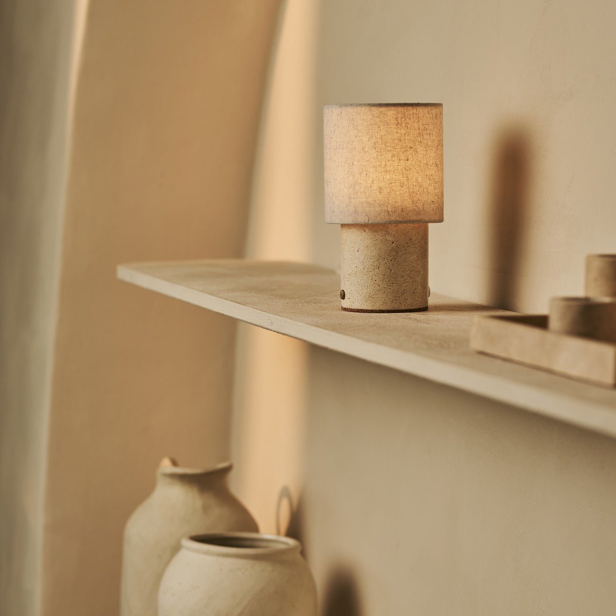 Travertin Lampe mit Dimmfunktion (Onoda Beige)