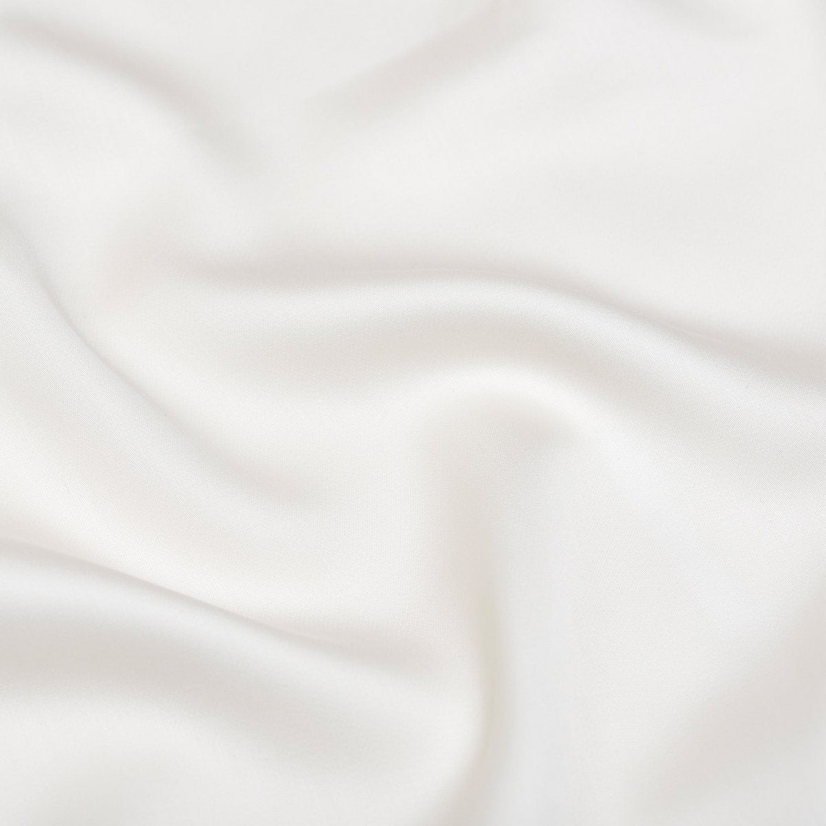 Luxuriöse TENCEL™ Lyocell Satin Bettwäsche - seidig-weich & atmungsaktiv (gebrochenes weiß)