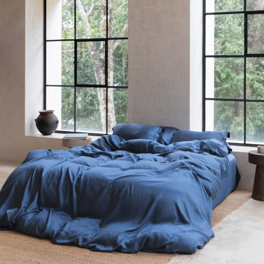 Luxuriöse TENCEL™ Lyocell Satin Bettwäsche - seidig-weich & atmungsaktiv (Dunkelblau)