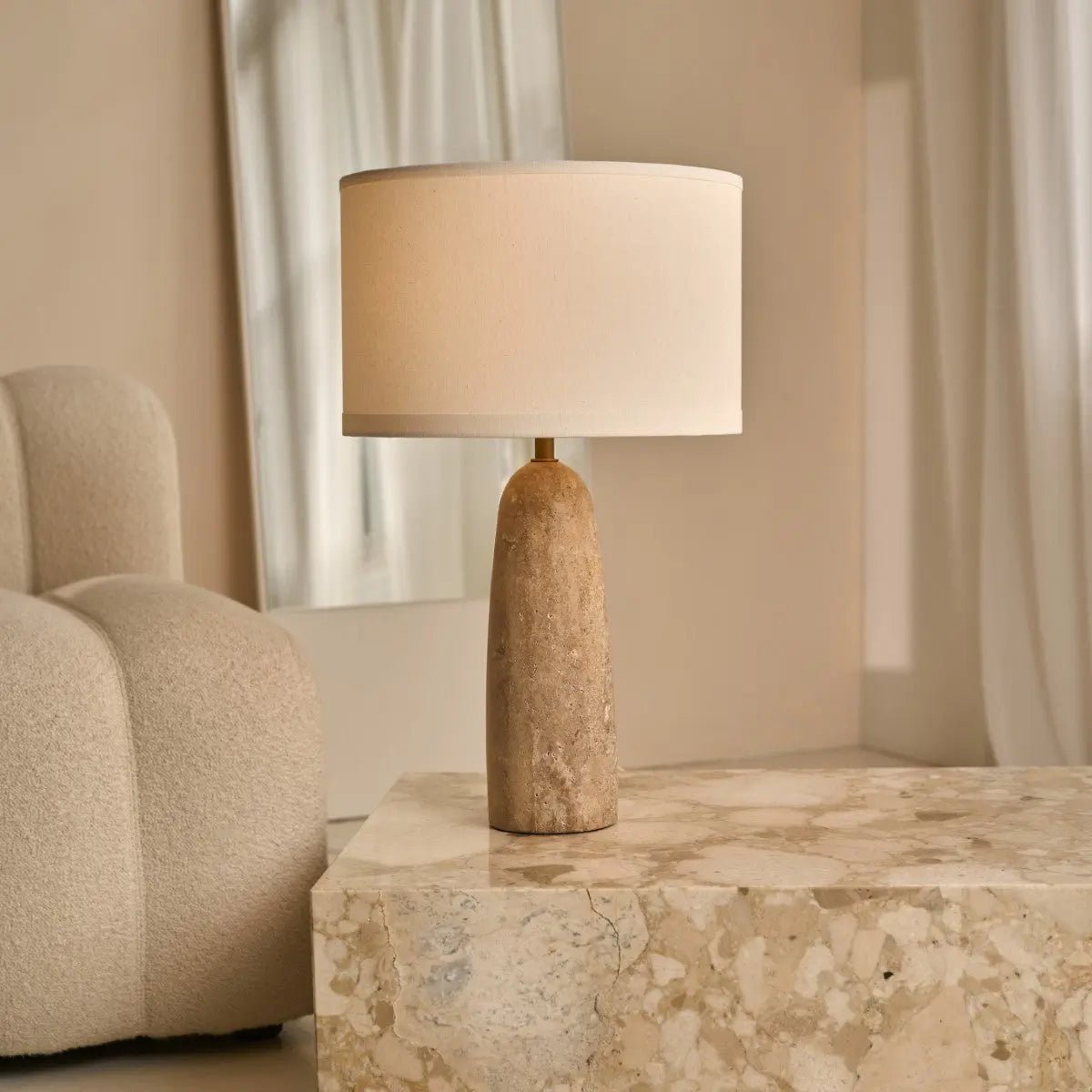 Travertin Lampe mit Baumwollschirm (beige)